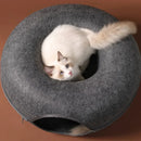 Cama Donut em Feltro para Gatos – Conforto e Brincadeira em Um Só Produto