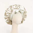 Touca de cetim com faixa para laço