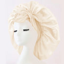 Touca de cetim com faixa para laço